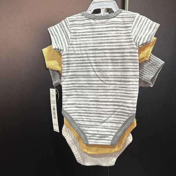 Nicole Miller 3-pack creepers/bodysuits, snap bottom - Picture 4 of 7